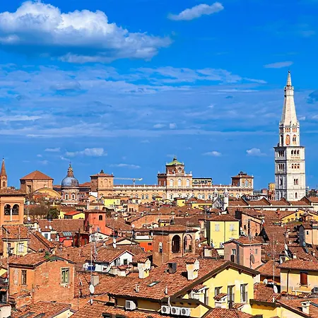 Vista Ghirlandina - Attico Sul Tetto Del Centro Al Settimo Piano Lejlighed