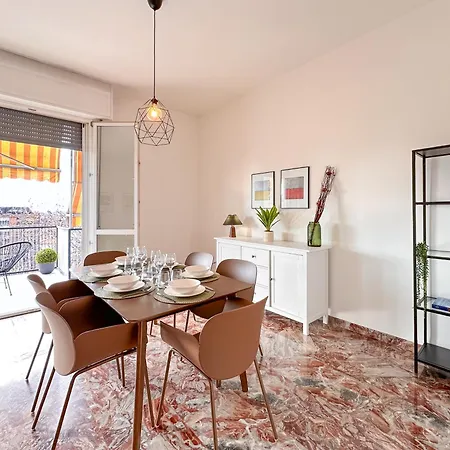 Vista Ghirlandina - Attico Sul Tetto Del Centro Al Settimo Piano Lejlighed Modena