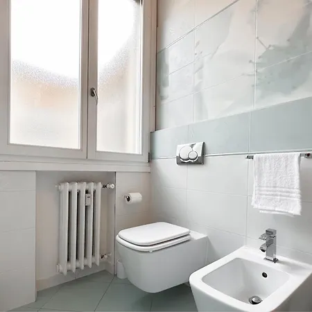 Vista Ghirlandina - Attico Sul Tetto Del Centro Al Settimo Piano مودينا