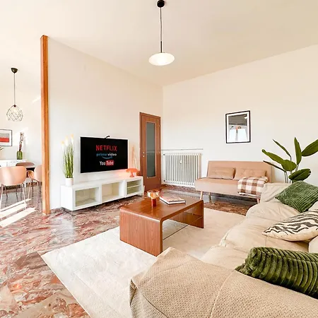 Vista Ghirlandina - Attico Sul Tetto Del Centro Al Settimo Piano Modena