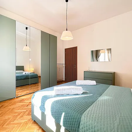 Vista Ghirlandina - Attico Sul Tetto Del Centro Al Settimo Piano Modena