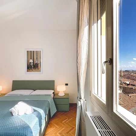 Апартаменты Vista Ghirlandina - Attico Sul Tetto Del Centro Al Settimo Piano *