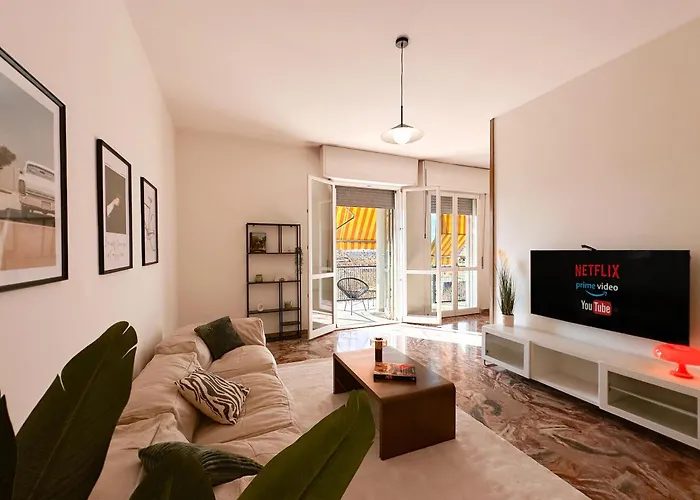 Vista Ghirlandina - Attico Sul Tetto Del Centro Al Settimo Piano Modena