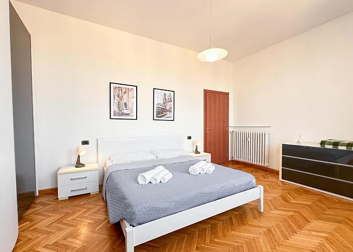 Vista Ghirlandina - Attico Sul Tetto Del Centro Al Settimo Piano * Modena