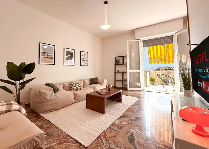 Vista Ghirlandina - Attico Sul Tetto Del Centro Al Settimo Piano Lägenhet *