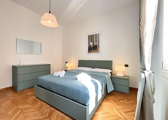 Vista Ghirlandina - Attico Sul Tetto Del Centro Al Settimo Piano